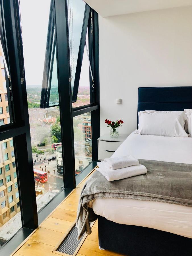 Luxury 2 Bedroom Apartment 20 Min From Central London Bagian luar foto