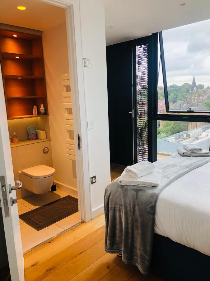 Luxury 2 Bedroom Apartment 20 Min From Central London Bagian luar foto