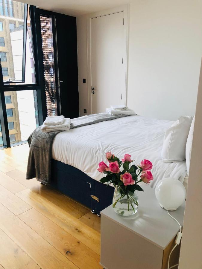 Luxury 2 Bedroom Apartment 20 Min From Central London Bagian luar foto